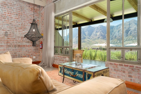 Luxury room with mountain view Stellenbosch Guest Lodge